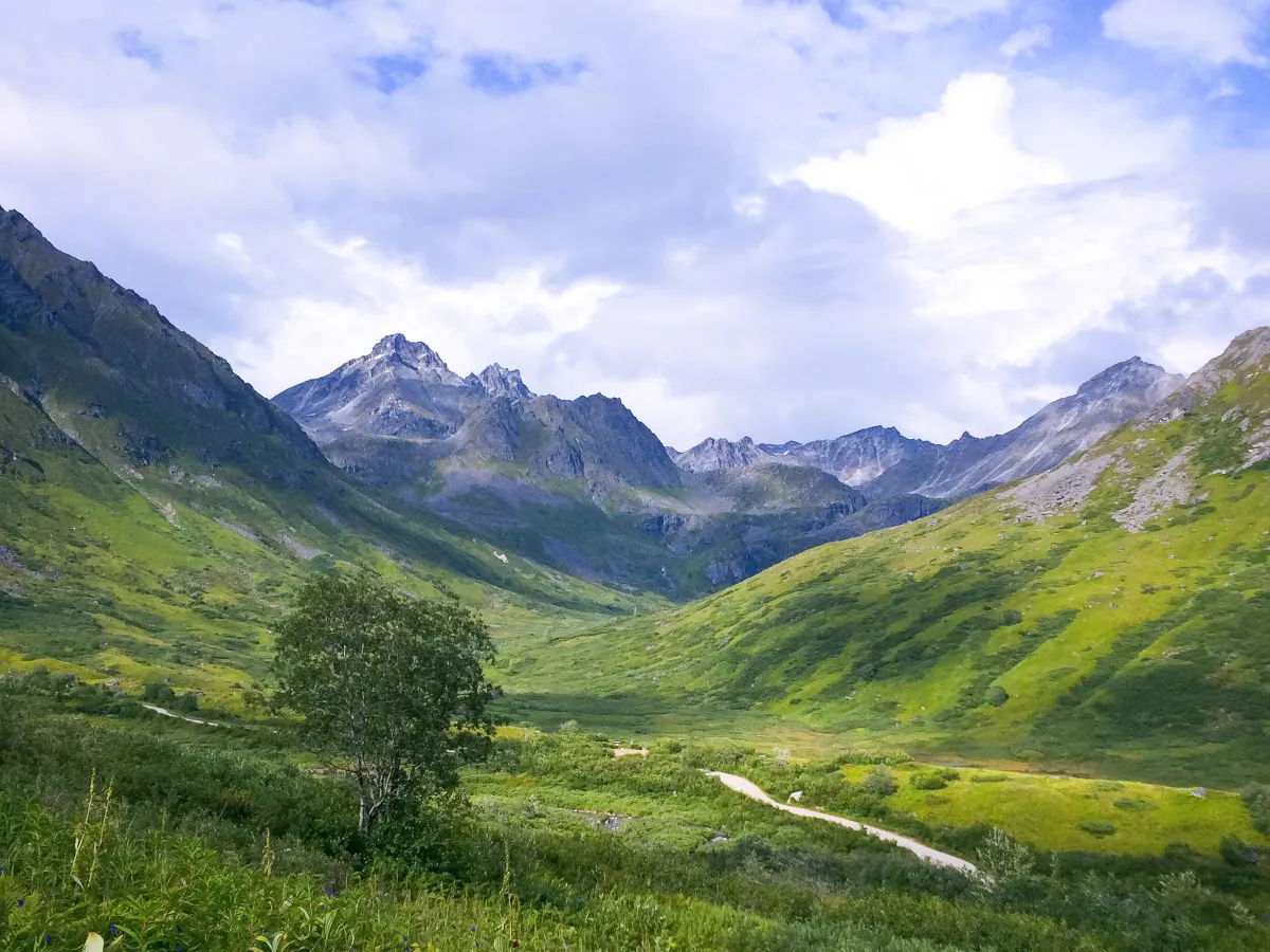 Hiking in Hatcher's Pass, Alaska